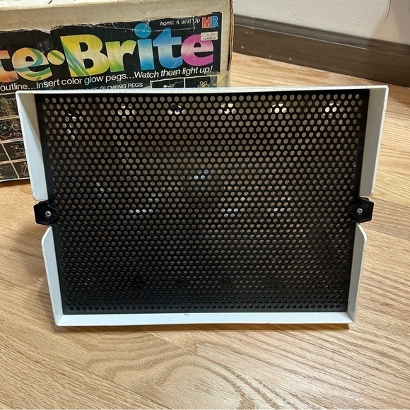 Vintage Lite Brite W/ Box & Lots of Pegs Kids Toy 90s Art Imagination Learning - Picture 6 of 6